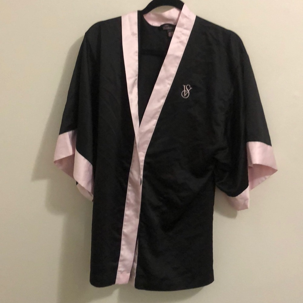 SHORT SILKY KIMONO